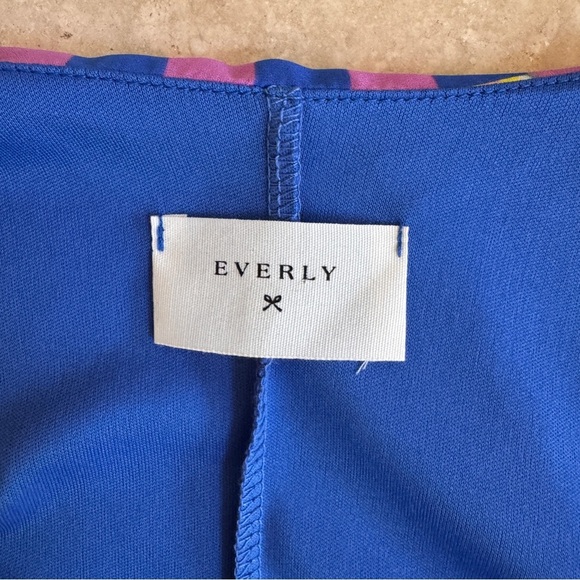 Everly Multicolor Geometric Print Sleeve V Neck Knee Length Womens size L Shift - Picture 11 of 12